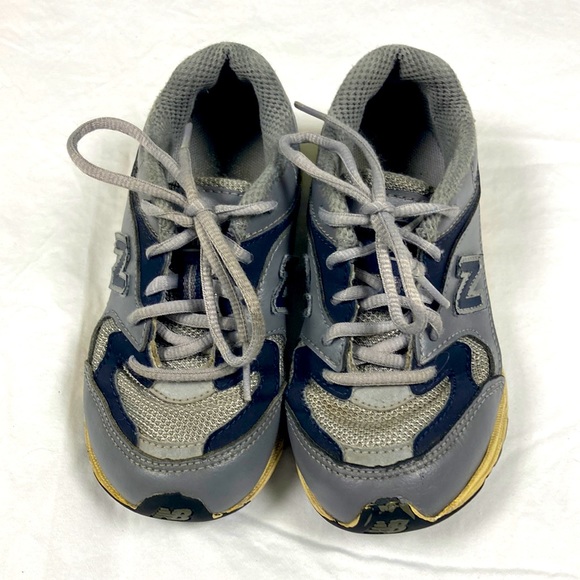 New Balance Other - New balance boys gray lace up sneakers elite edition size 10